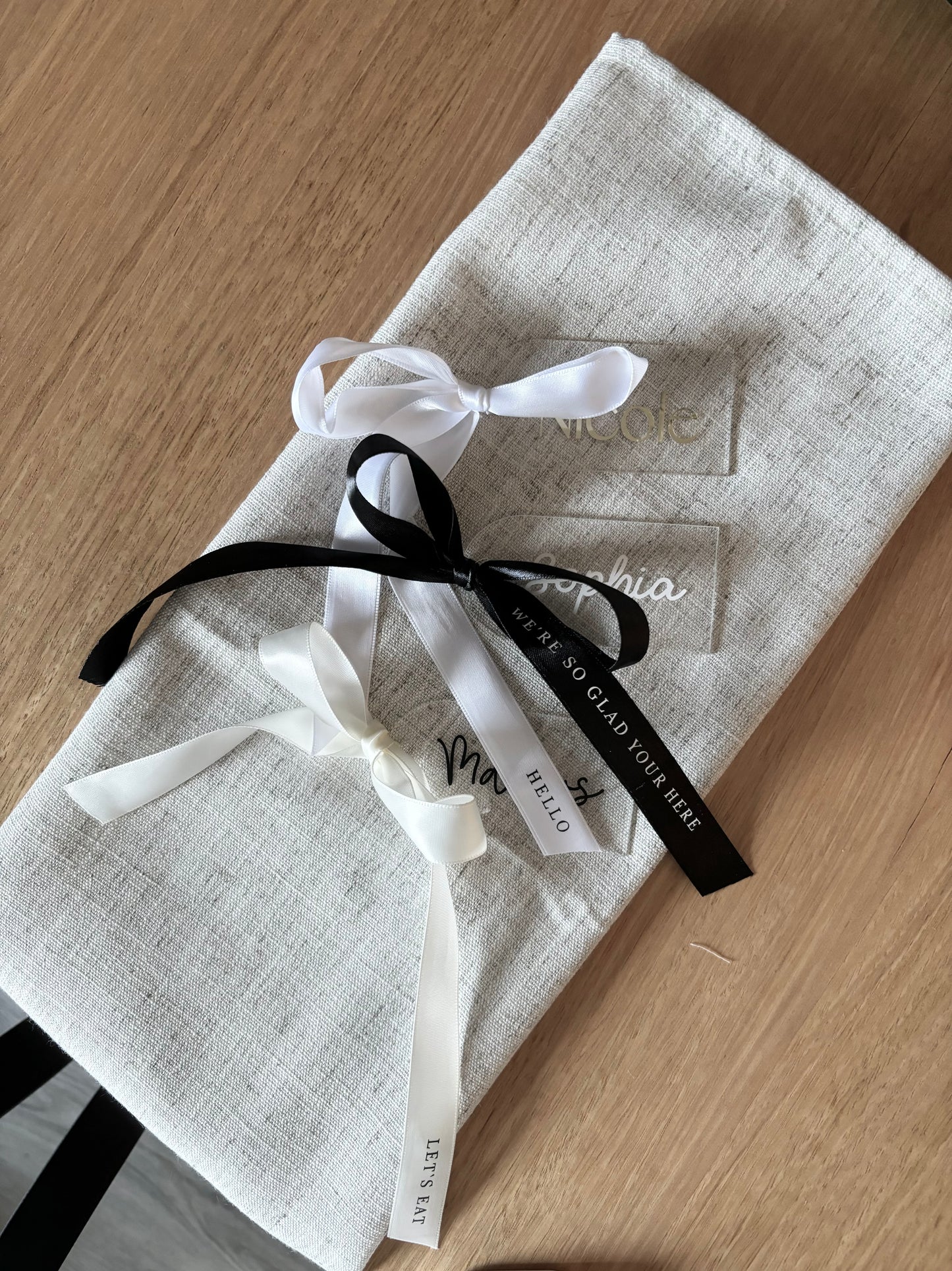 Arch Acrylic Place Settings